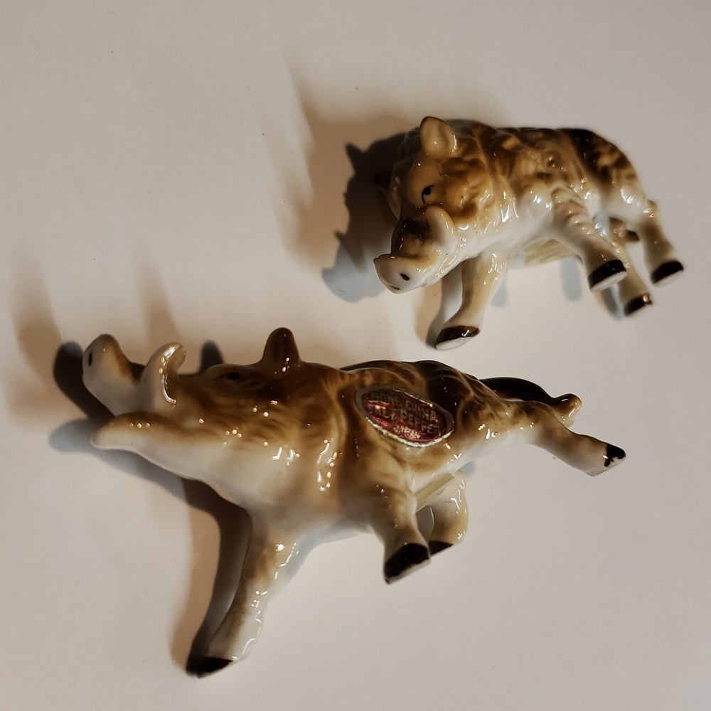 S-n-P vtg porcelain Boars BONE china 3in